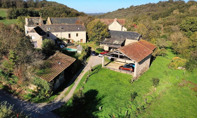 Sanvensa House | Les combes de Testas 24 people, heated pool, Aveyron Gorges