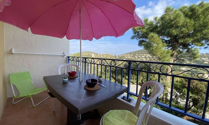 Les Issambres Apartment | Les Issambres: Studio cabin for 4, AC, pool, parking