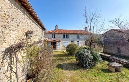 Taize-Aizie House | Les Lumas