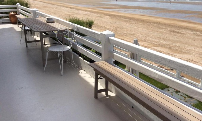 Blonville-sur-Mer Apartment | Les pieds dans l'eau