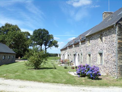Mur-de-Bretagne House | LES REINETTES - Les Vergers de Guerlédan