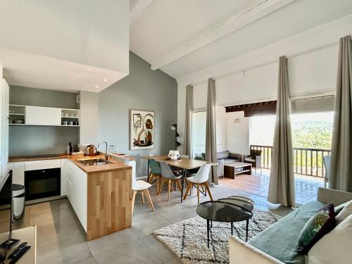 Les Restanques Apartment | Les Restanques Cabrière 3123 vue mer 3 chambres