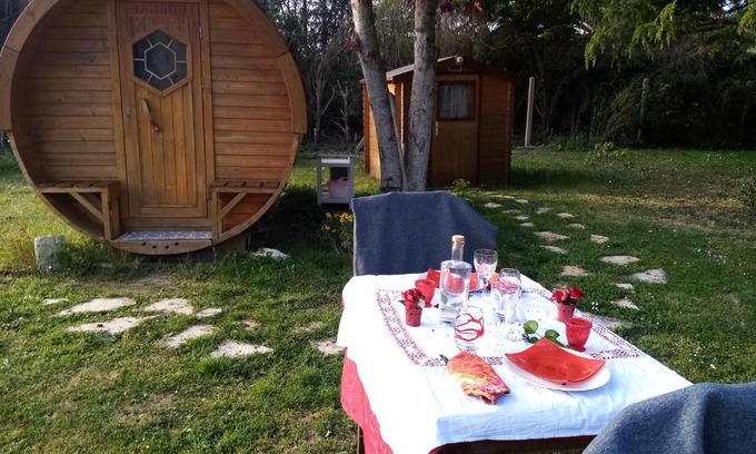 Neuilly Bed & Breakfast | LES TONNEAUX DE L'EURE LOGEMENT INSOLITE
