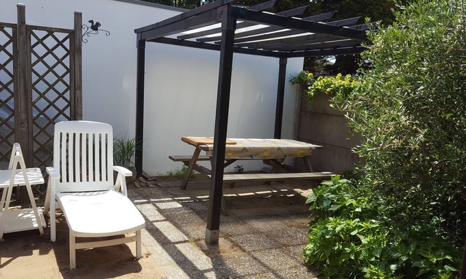 Tharon-Plage Apartment | Less than 1 minute's walk to the beach, ideal for a couple with children