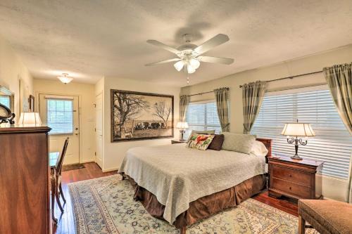 Oakwood Apartment | Less Than 1 Mi to Kyle Field Cozy Studio with Outdoor Space