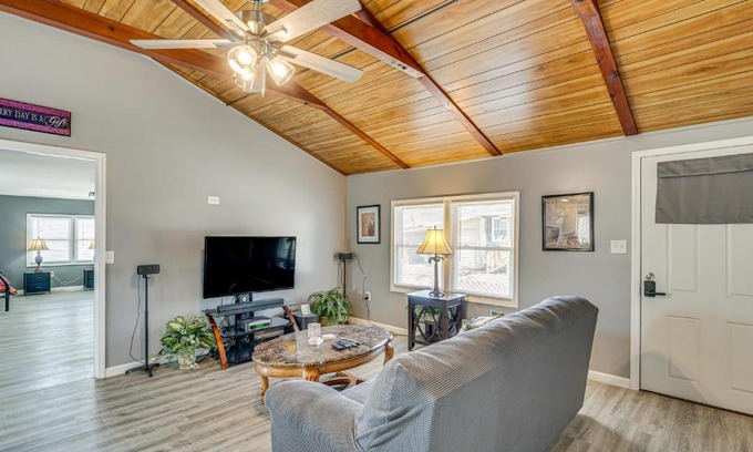 Warsaw House | Less Than half Mi to Marina Missouri Lake Getaway