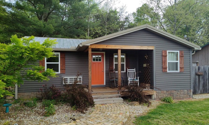 Stockdale Cottage | Liberty RetreatnNo Added Fees!