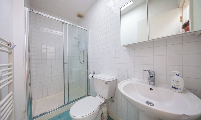 Baldoyle Apartment | Light-Filled 2BD Home with Sea Views, Baldoyle