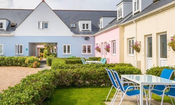 Le Vallon Cottage | Light & Spacious Ground-Floor Cottage with Terrace