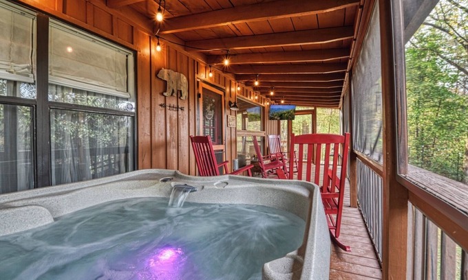 Deerfoot Park Estates Cabin | Lightning Bug Lodge - Cozy Mountain Cabin, Peaceful/Quiet Area, Hot tub!