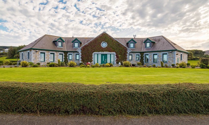 Ballyliffin House | Like walking into a fantastic novel at Inishowen House