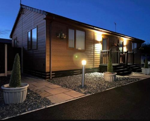 York House | Lilly Cabin with Hot Tub
