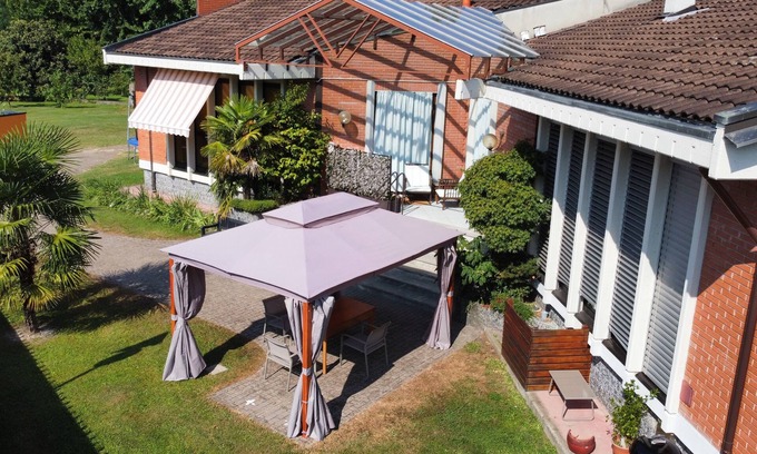 Luino Apartment | LILLY House - garden, barbecue, free parking, wifi, 5 mins from the lake by car