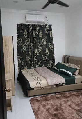 Kampung Alor Bangsa House | Lily Homestay