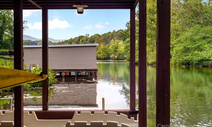 Landrum House | Lily Pad Lakehouse by Carolina Properties-Lake Lanier Lakefront, Fire Pit, Kayak