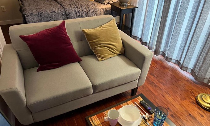 Southwest Calgary House | Lily room near golf and banff newly renovated VERY Quiet