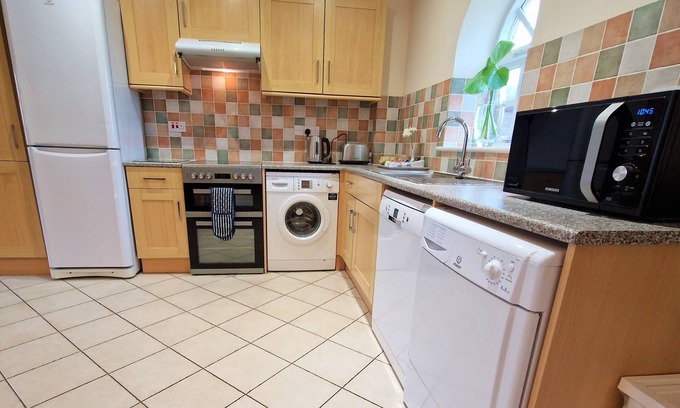 Ivinghoe Cottage | Lime Kiln - a two bedroom, sleeps 3 that sleeps 3 guests in 2 bedrooms