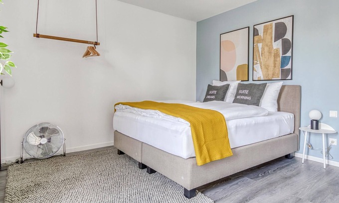 Munchen District Apartment | limehome Garching Bürgermeister-Amon-Str|SuiteM LT