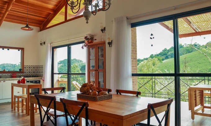 Santo Antonio do Pinhal House | Linda vista para as montanhas a 5 min da cidade