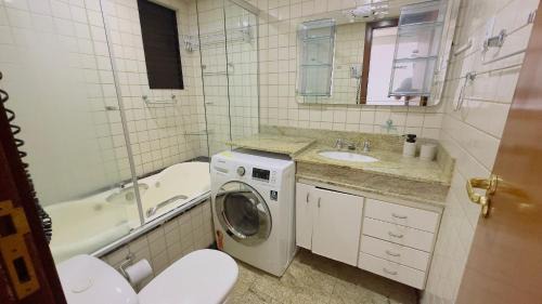 Smin Apartment | Lindo ap 2 quartos com banheira e vista lago