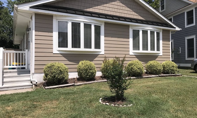 Country Club Estates Cottage | LINENS INCLUDED!*. REHOBOTH BEACH SOUTH Country Club Estates. Enjoy your vacation in this sunny and bright 3 BR 2 BA beach cottage. PET FRIENDLY
