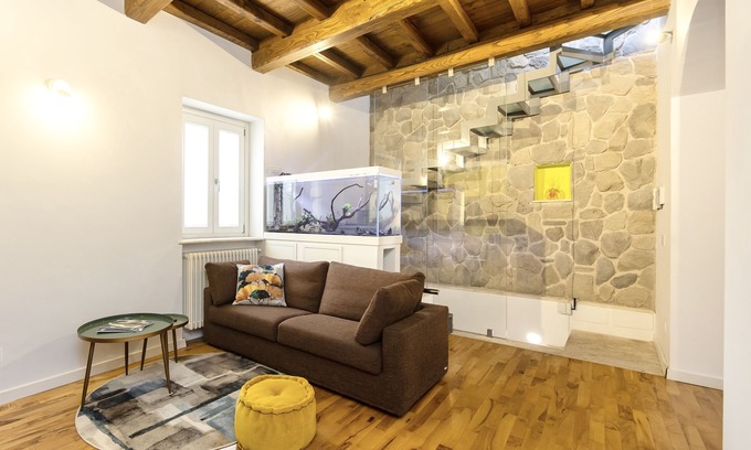 Tivoli Apartment | [Linfa Home] Apartment with terrace and fireplace