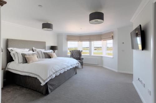 Prestwick Apartment | Links View - Donnini Deluxe