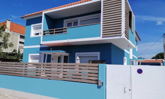 Costa de Caparica Apartment | Lisbon Beach Apartments 3. Beach 5 minutes, terrace, barbecue, pets welcome