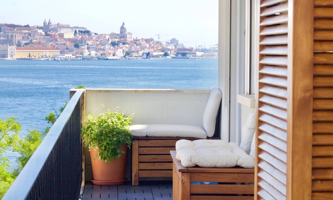 Cacilhas Apartment | Lisbon Family Nest