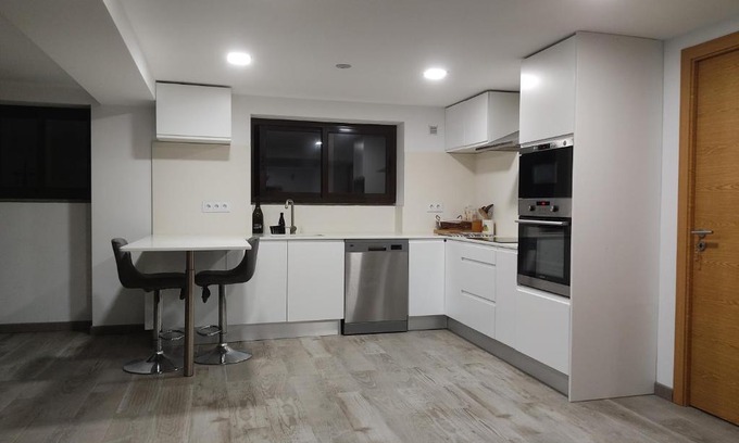 Algueirao - Mem Martins Apartment | Lisbon- Sintra Full appartment