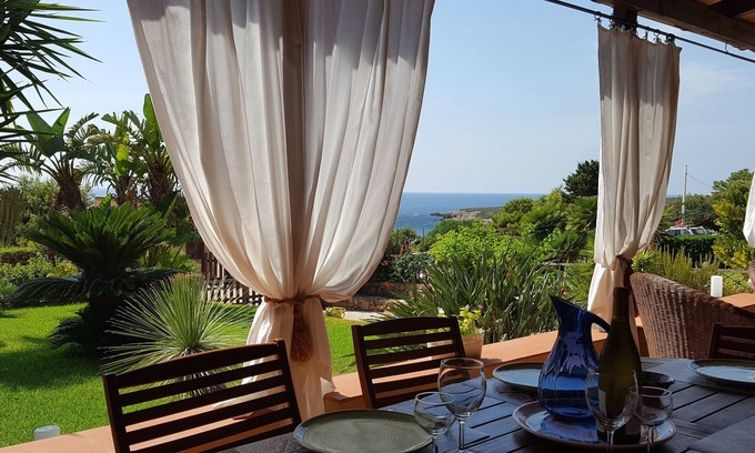 Cornino Cottage | Lisca Blu villa 6+2 pp, seaside, A/C, Wifi, free parking and 2 bathrooms. Dogs allowed