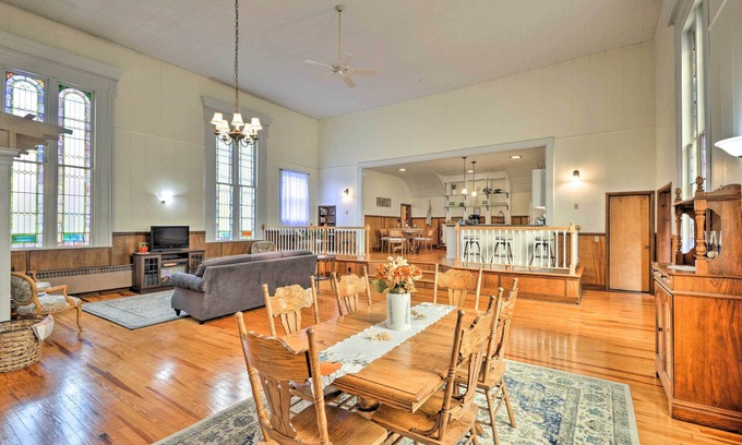 Lisle Apartment | Lisle Apt: Fireplace & Stained Glass Windows!
