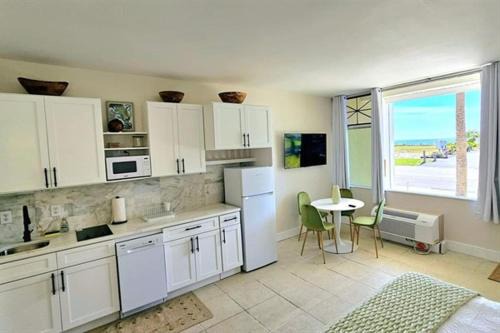 Ruskin Apartment | Little Harbor Resort #308 Tampa Bay FL Beach, Bayview, Pools