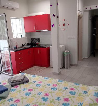 Ano Kipseli Apartment | Little house in Kipseli