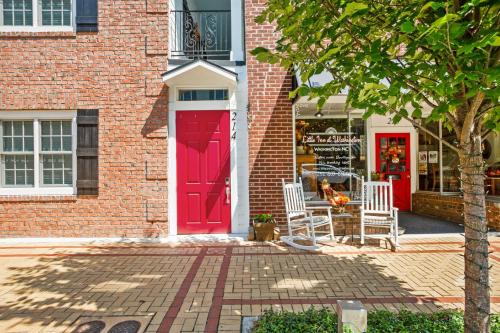 Washington Hotel | Little Inn on Main