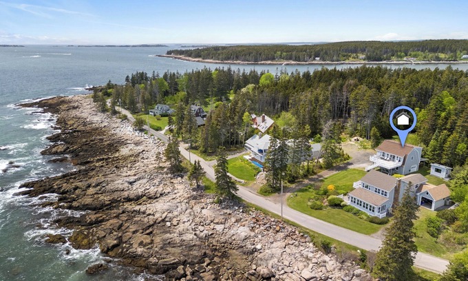 Port Clyde Apartment | Little White Caps, quaint cottage overlooking Port Clyde Harbor
