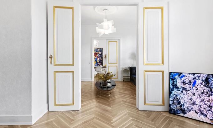 Copenhagen City Centre Apartment | Live in a 5 star apartment on the famous main shopping street ”Strøget”