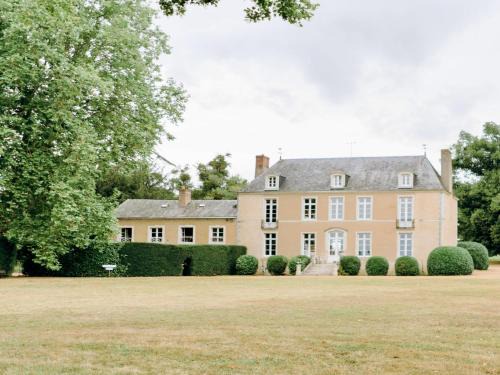 Bazouges-sur-le-Loir Villa | Live the Château Dream in the Loire Countryside
