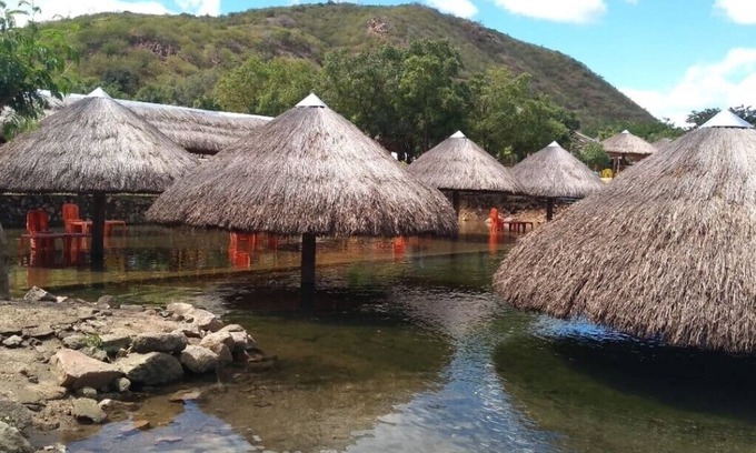 Caninde de Sao Francisco House | Living in Canindé, 15 minutes from Piranhas, 10 minutes from the S. Francisco River.