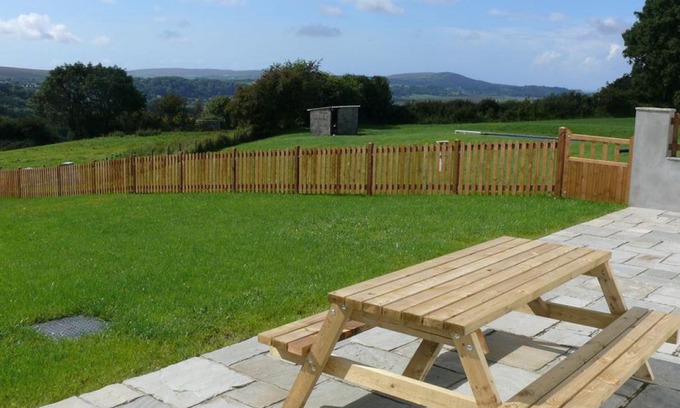 Llanrhidian House | Llanelen Farm, Sleeps 2