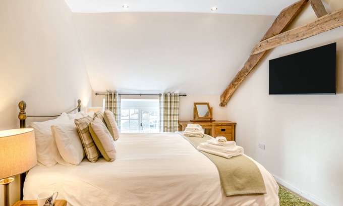 Trecastle House | Llety-Cariad - Two Bedroom House, Sleeps 4