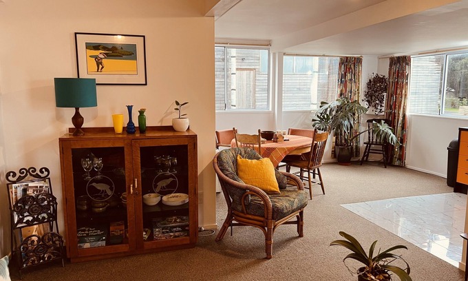 Wainui House | Lobbsters Lodgings - Wainui Beach Unit