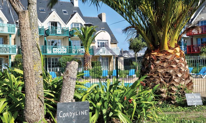 Guilvinec Apartment | LocaLise - Apartment A28 au Guilvinec - Sea view, swimming pool view - All on foot