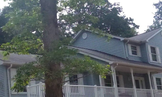 Farmington House | Located close to all the local attractions in a peaceful mountain setting!