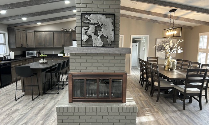 Cody House | Located on a beautiful ranch! Relax with mountain view’s & a pool table