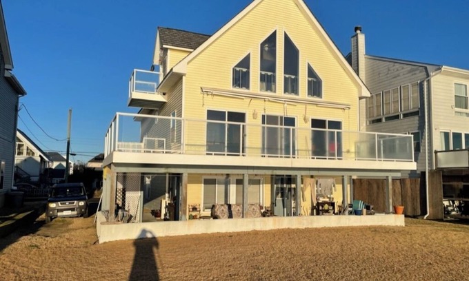 Maryus Apartment | Located on the Chesapeake Bay with panoramic views.