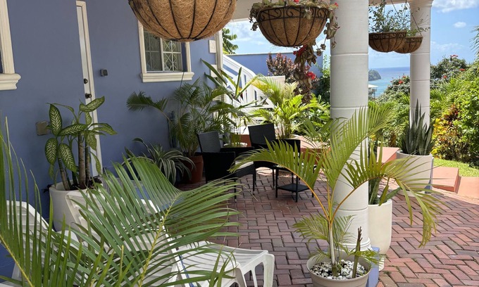 Charlotte Apartment | LOCATION IS OUR BEST ACCOMODATIONn