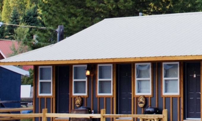 Okanagan-Similkameen House | Lodestone Flats- room 6