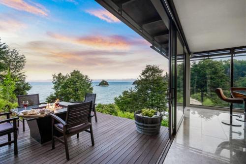 Ngaio Bay Cabin | Lodge by the beach - Luxury, Beach access, Ocean views, Private chef