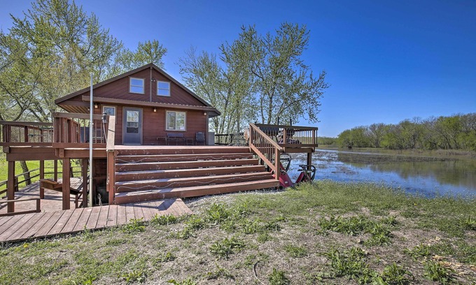 Wakenda Cabin | Lodge on 240 Acres w/Deck, Grill & Fire Pit!